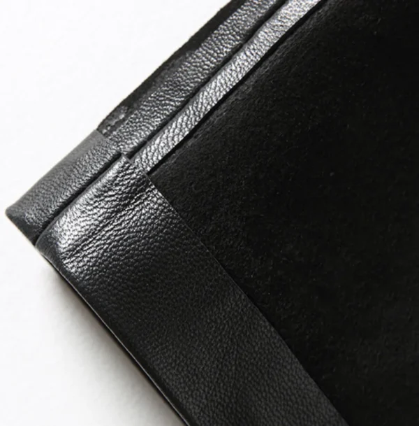 28 Plongez dans l'élégance avec notre Jupe Midi en Cuir Véritable Fashion New Star. Conçue pour toutes les femmes et toutes les saisons, cette jupe crayon offre un style chic et confortable pour le travail et les soirées.